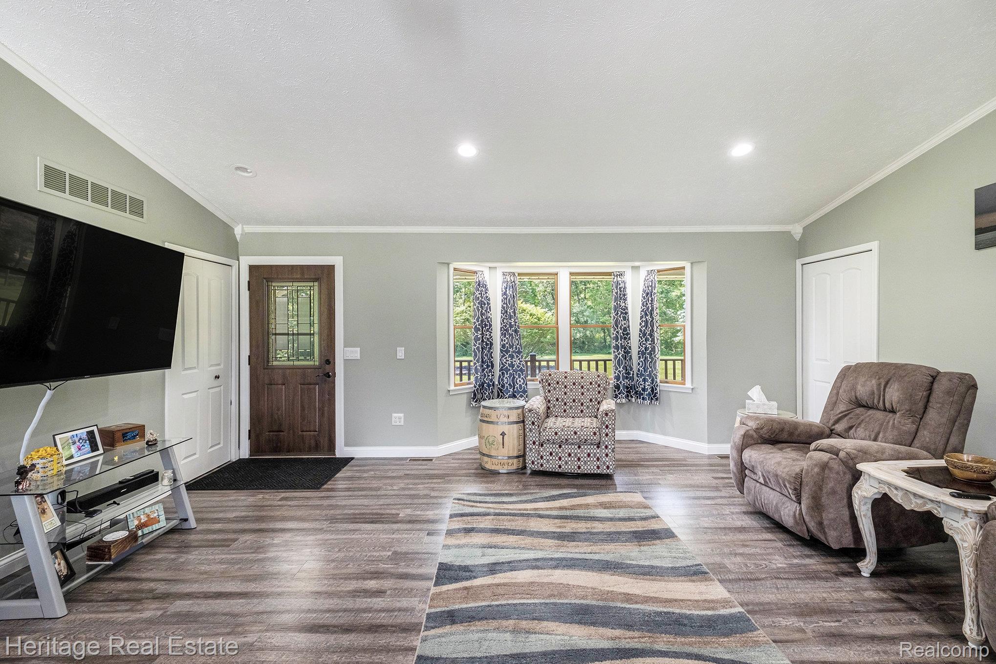 4864 Holmes Road