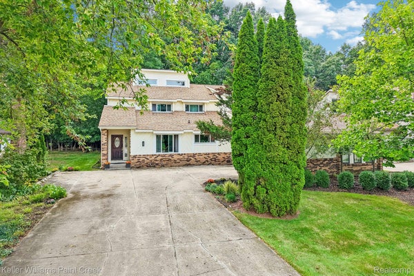 5832 NANEVA CT, WEST BLOOMFIELD, MI 48322 - Image 2eb6699aeebb4b9206b684c1fb8dcaae/4254830586