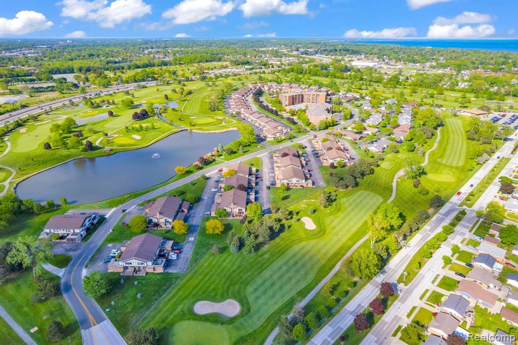 224 Country Club Drive 9