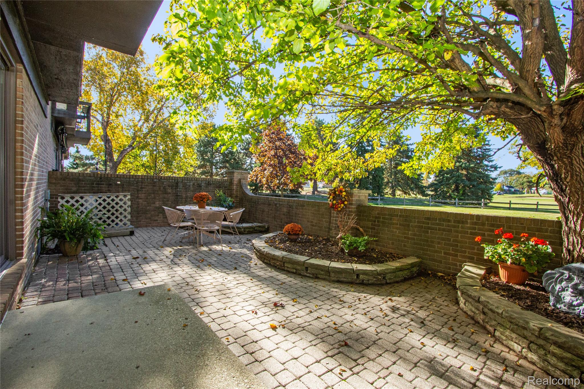 224 Country Club Drive 9