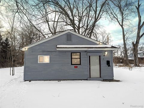 15344 Blackstone Street Detroit City MI 48223