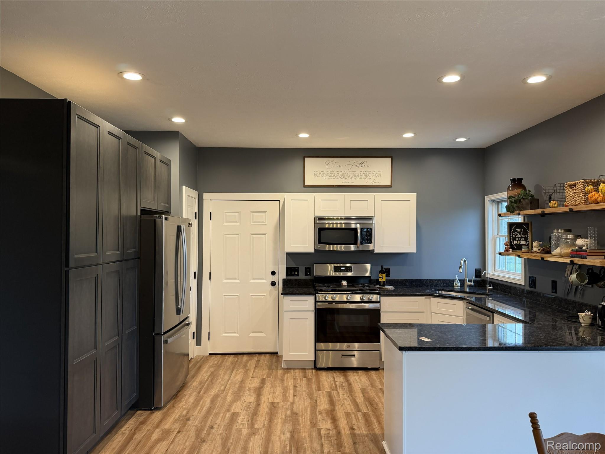 7674 Golf Meadows Drive SE