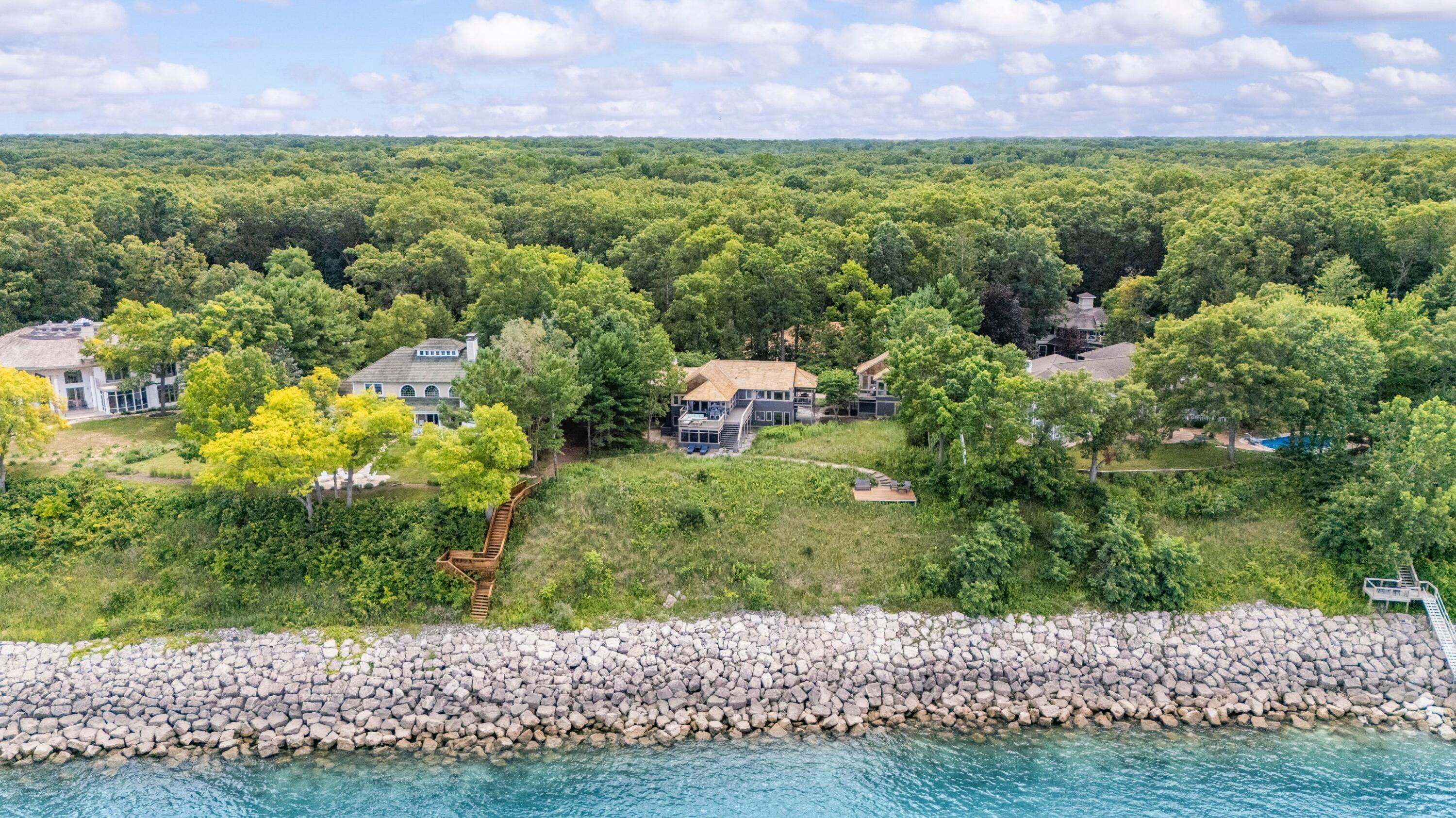 13047 Edgewater