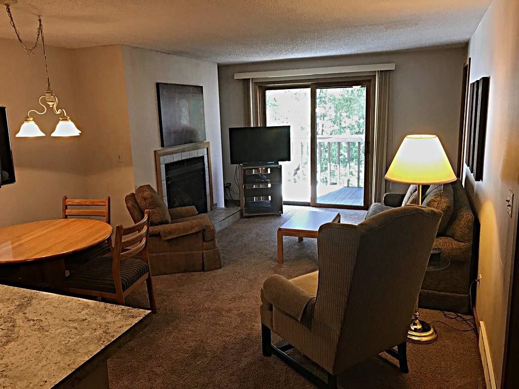 6865 Pinebrook Drive