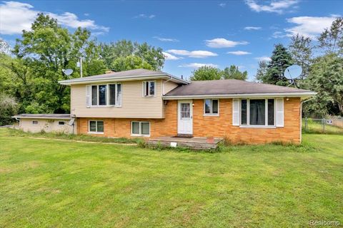 5416 Sandy Lane Oregon Township MI 48421