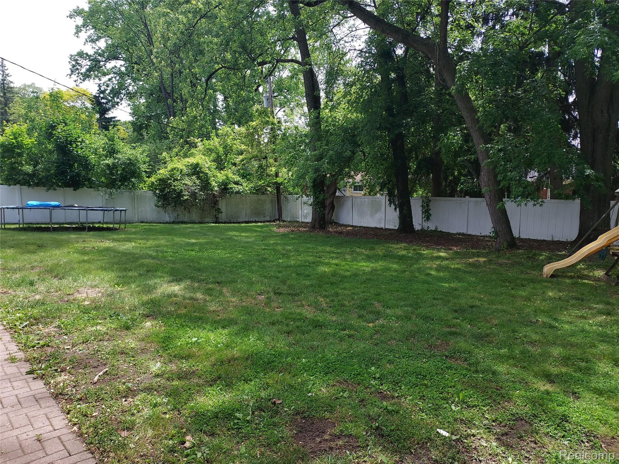 Southfield City, Michigan 48033, United States, 3 Bedrooms Bedrooms, ,2 BathroomsBathrooms,Residential,Active,141742