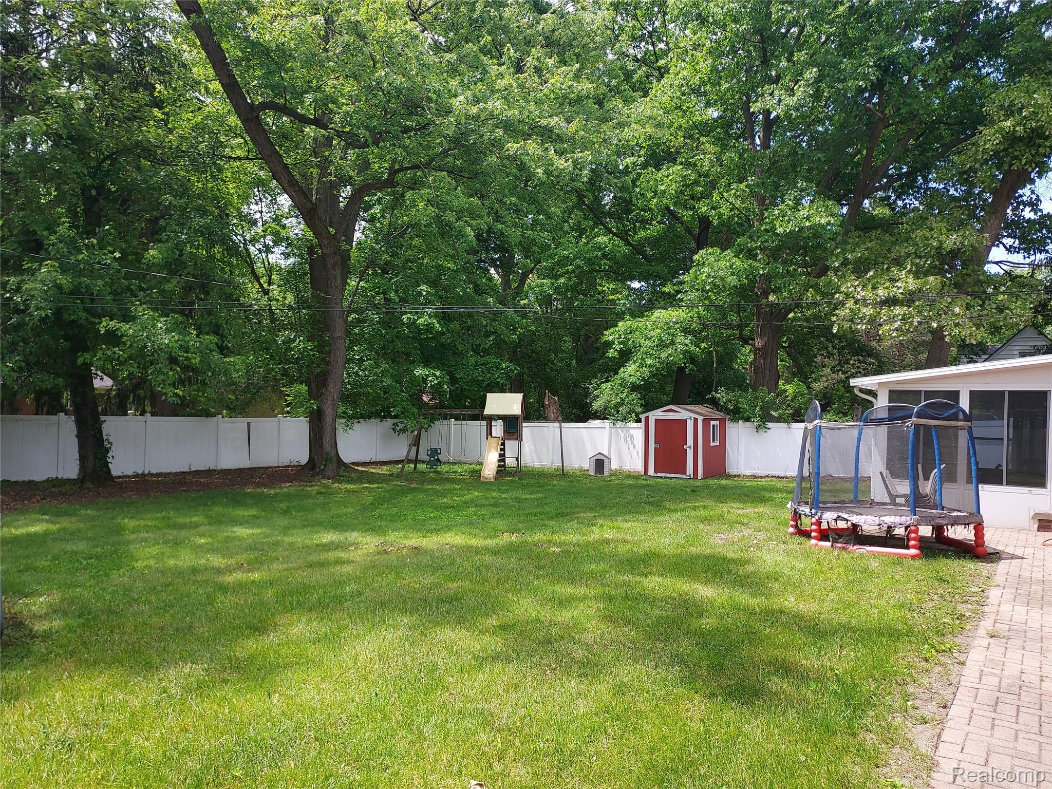 Southfield City, Michigan 48033, United States, 3 Bedrooms Bedrooms, ,2 BathroomsBathrooms,Residential,Active,141742