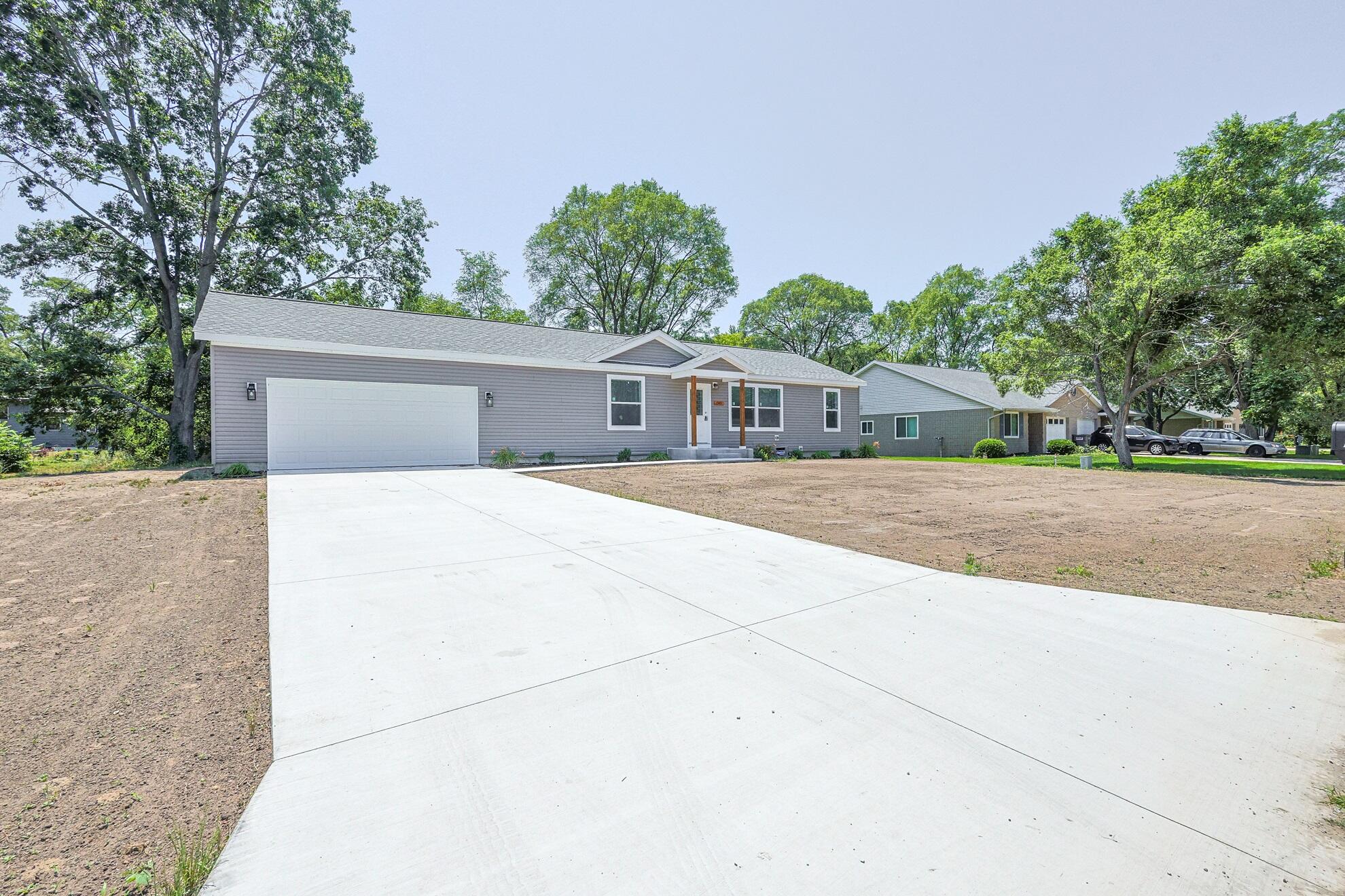 1949 Summerset Drive