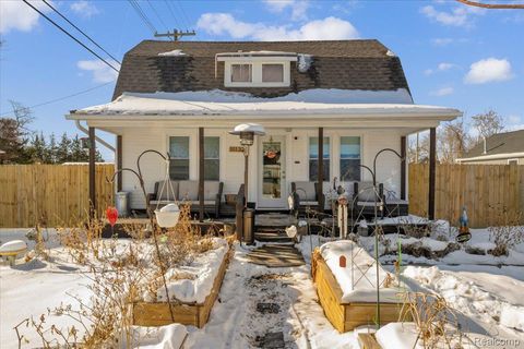 11132 Delano Street Romulus City MI 48174