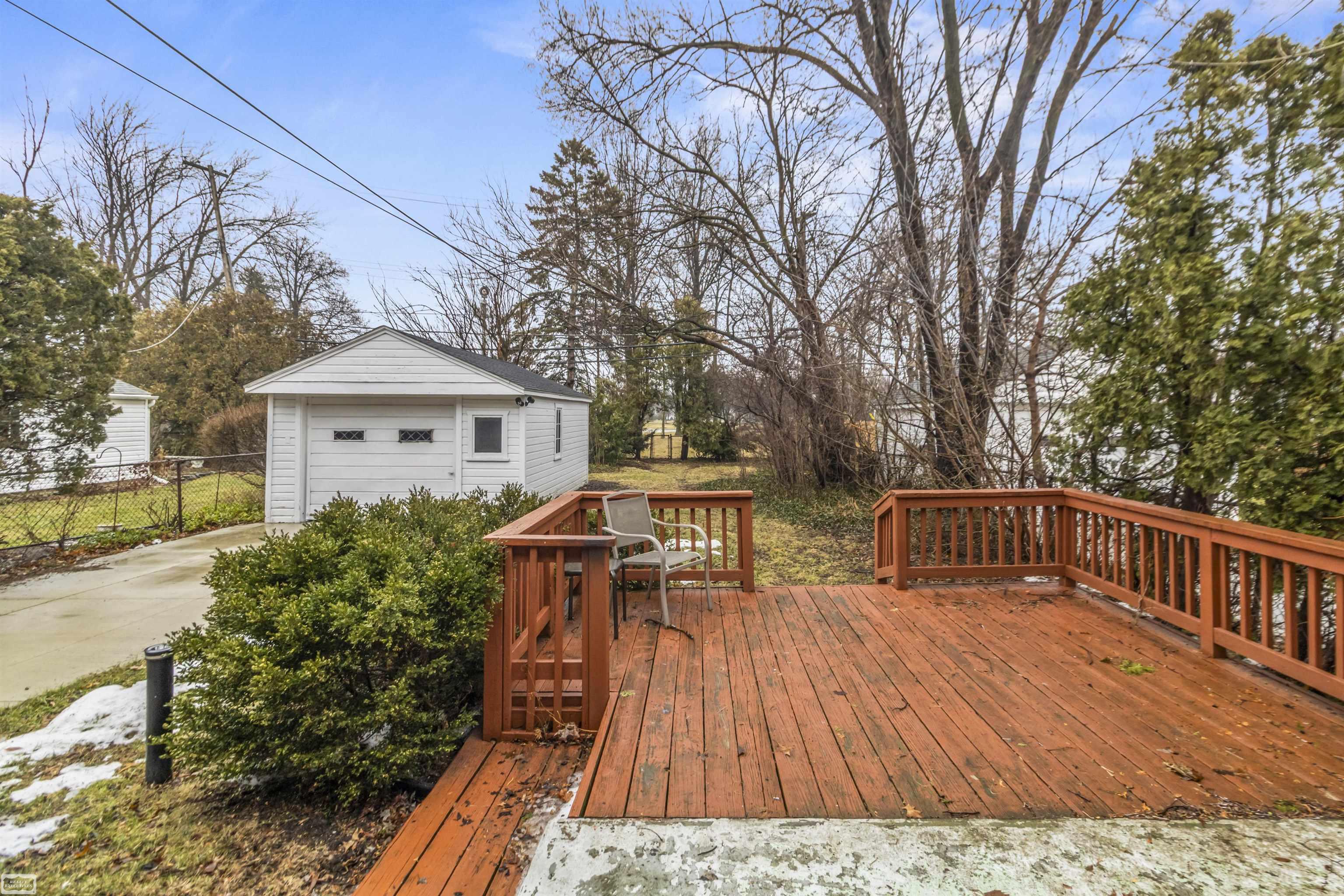 1744 Huntington Street