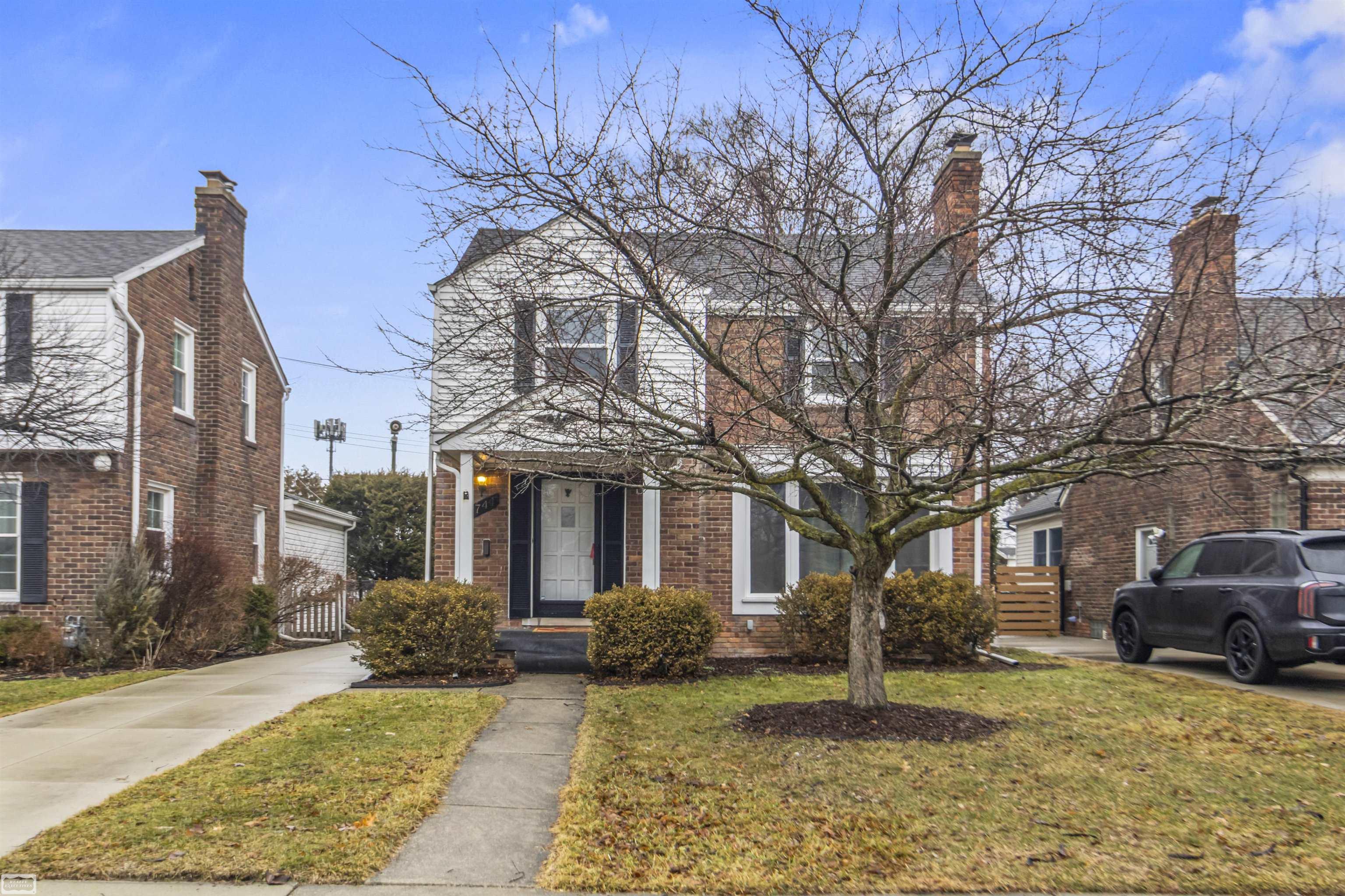 1744 Huntington Street