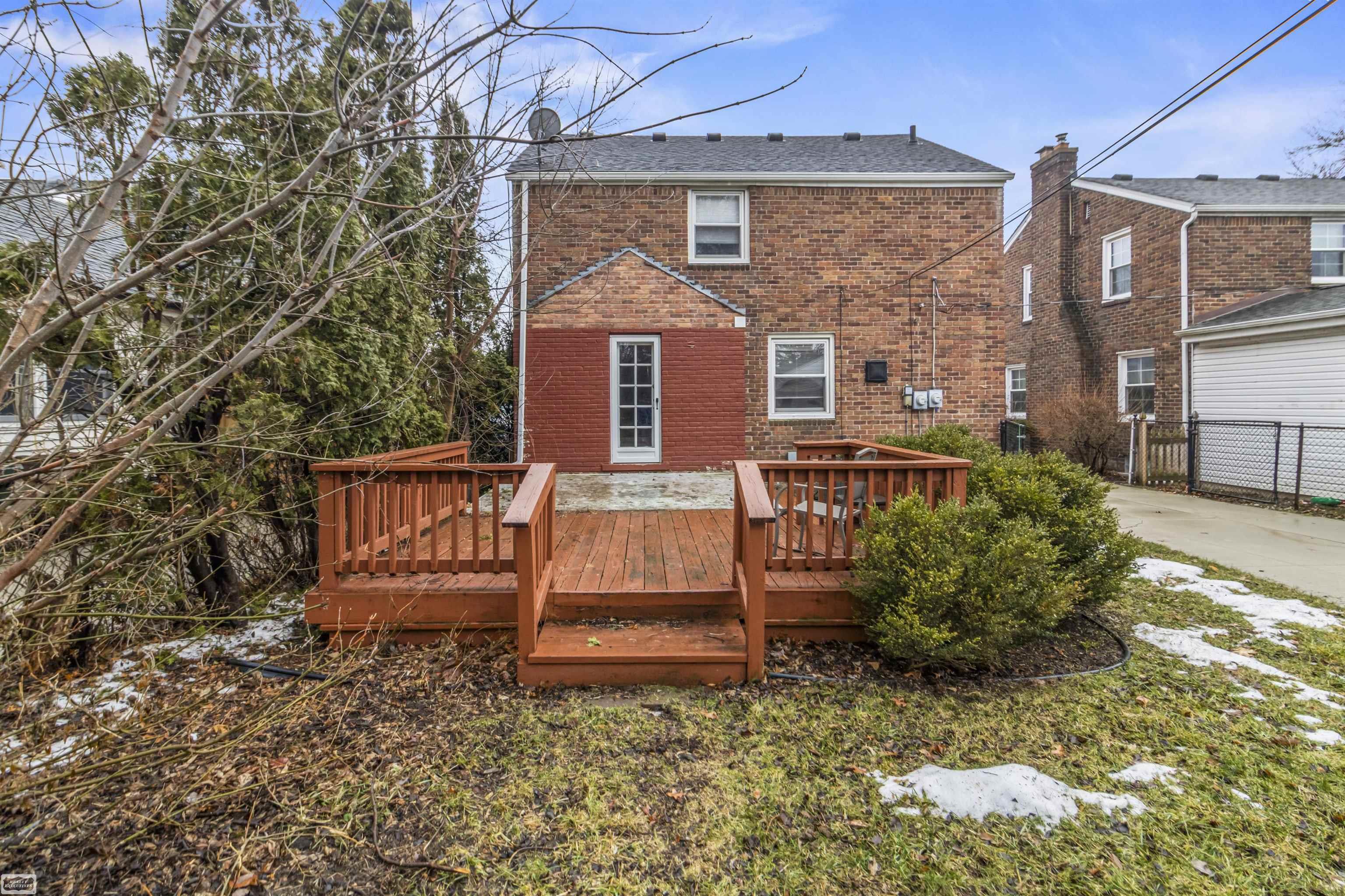 1744 Huntington Street