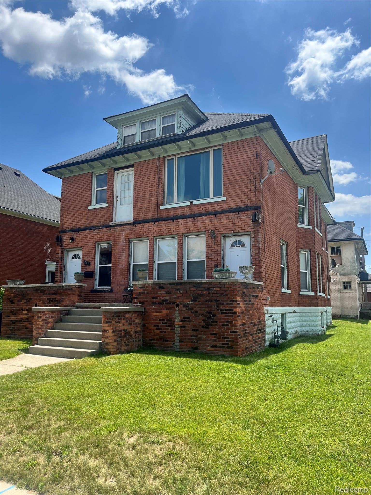 759 W Euclid Street