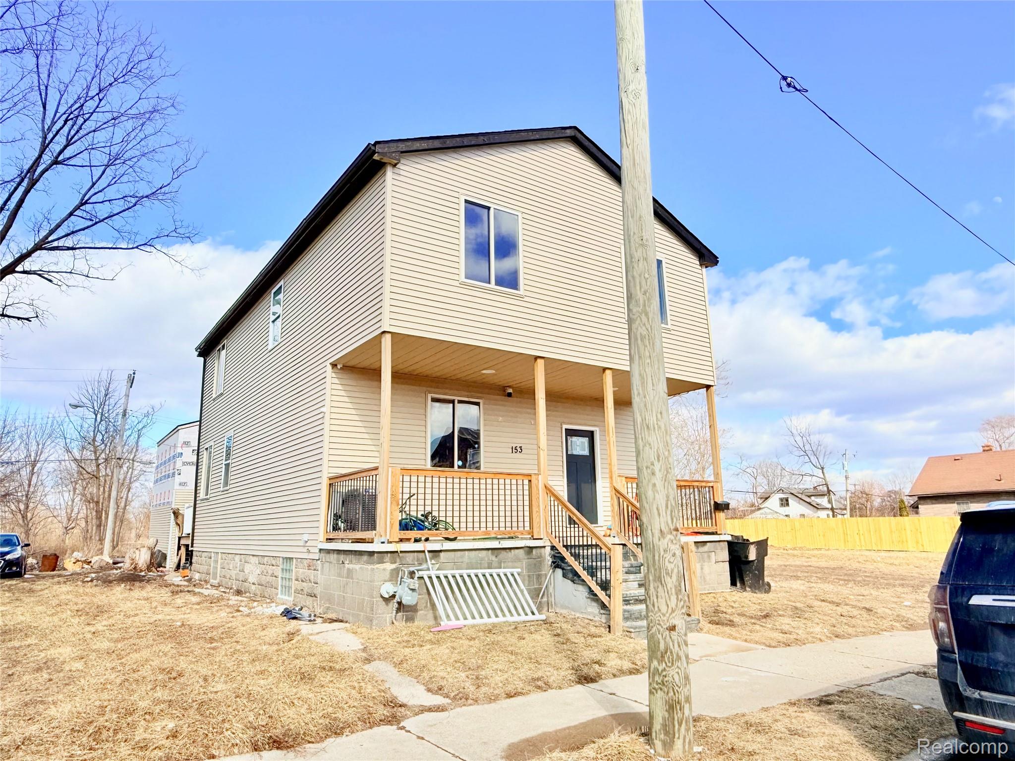 153 E Margaret Street