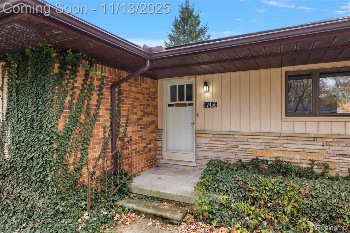 17455 Kinross Avenue