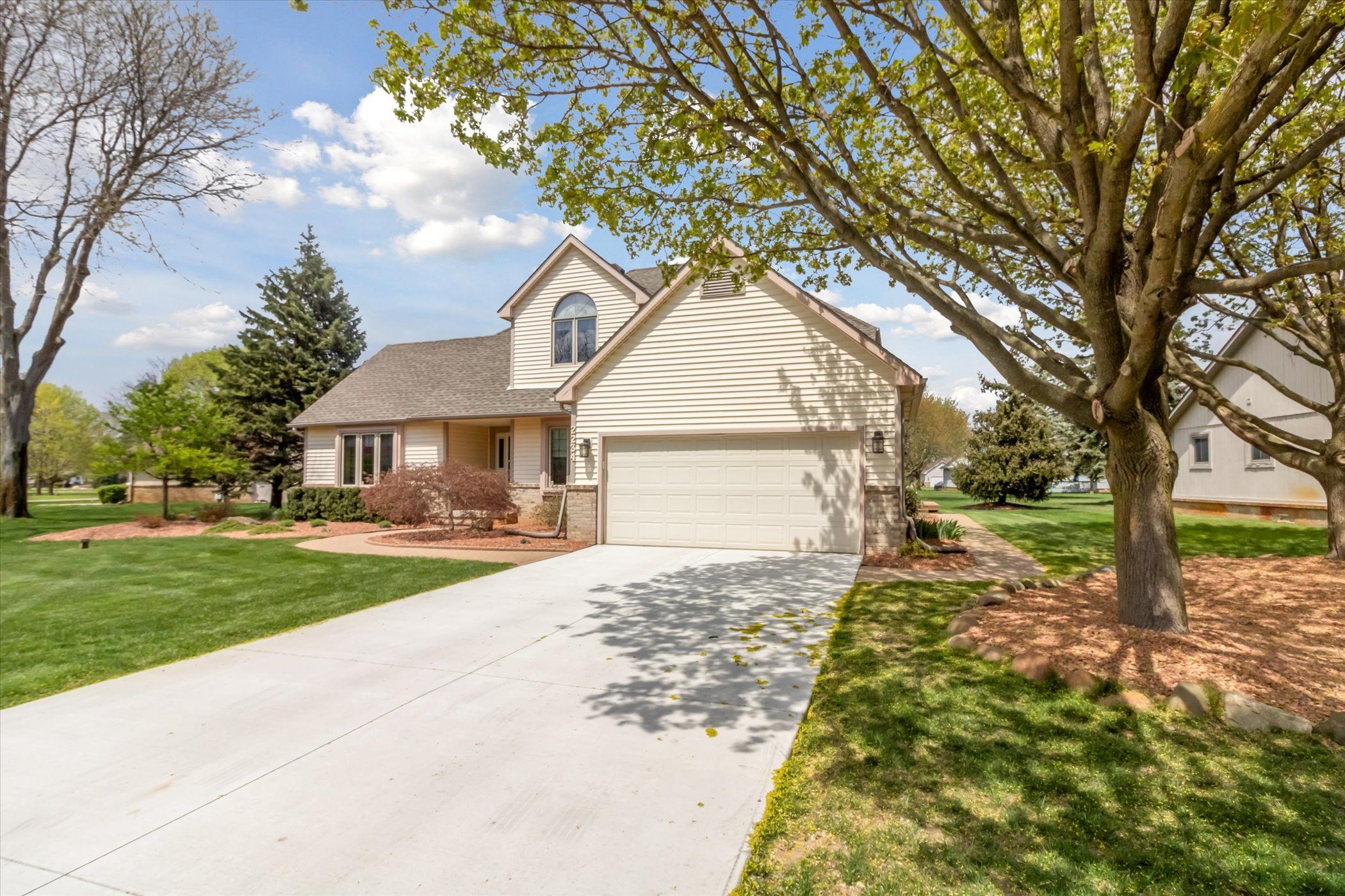 2234 WHITE PINE Drive