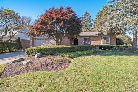 4523 Harold Drive Troy City MI 48085