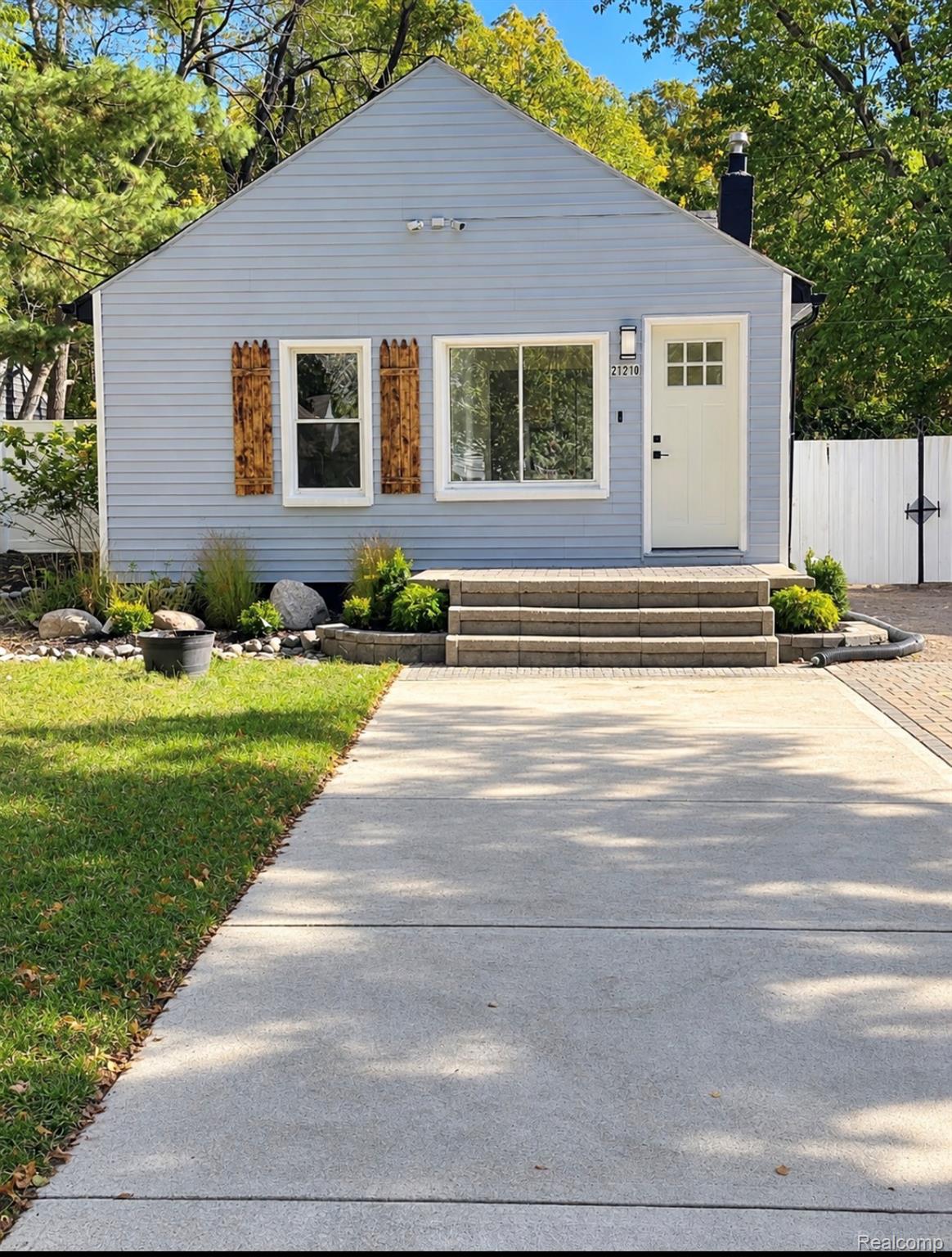 21210 Berg Road