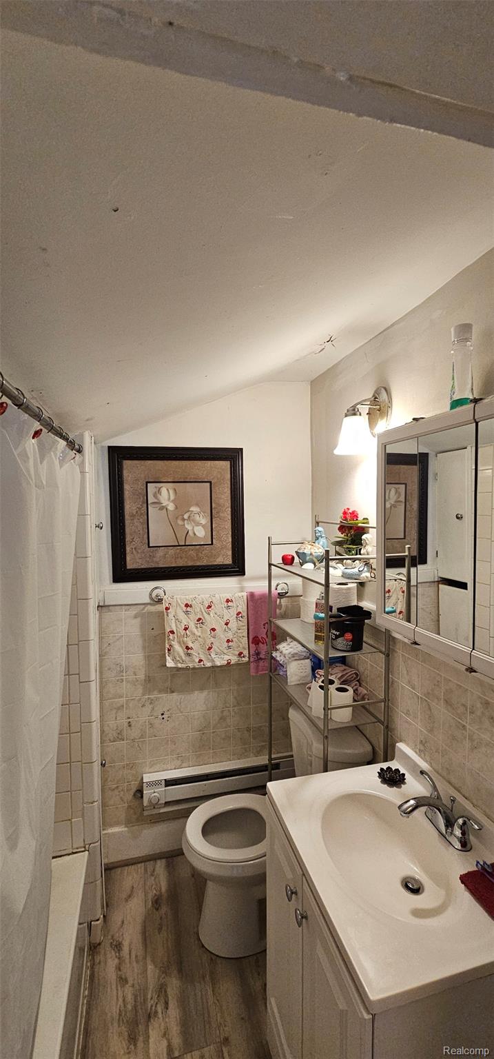 99 E Great Lakes Street