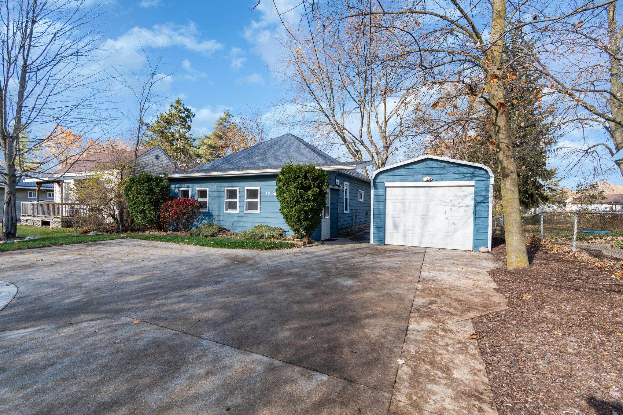 1435 E Broadway Street