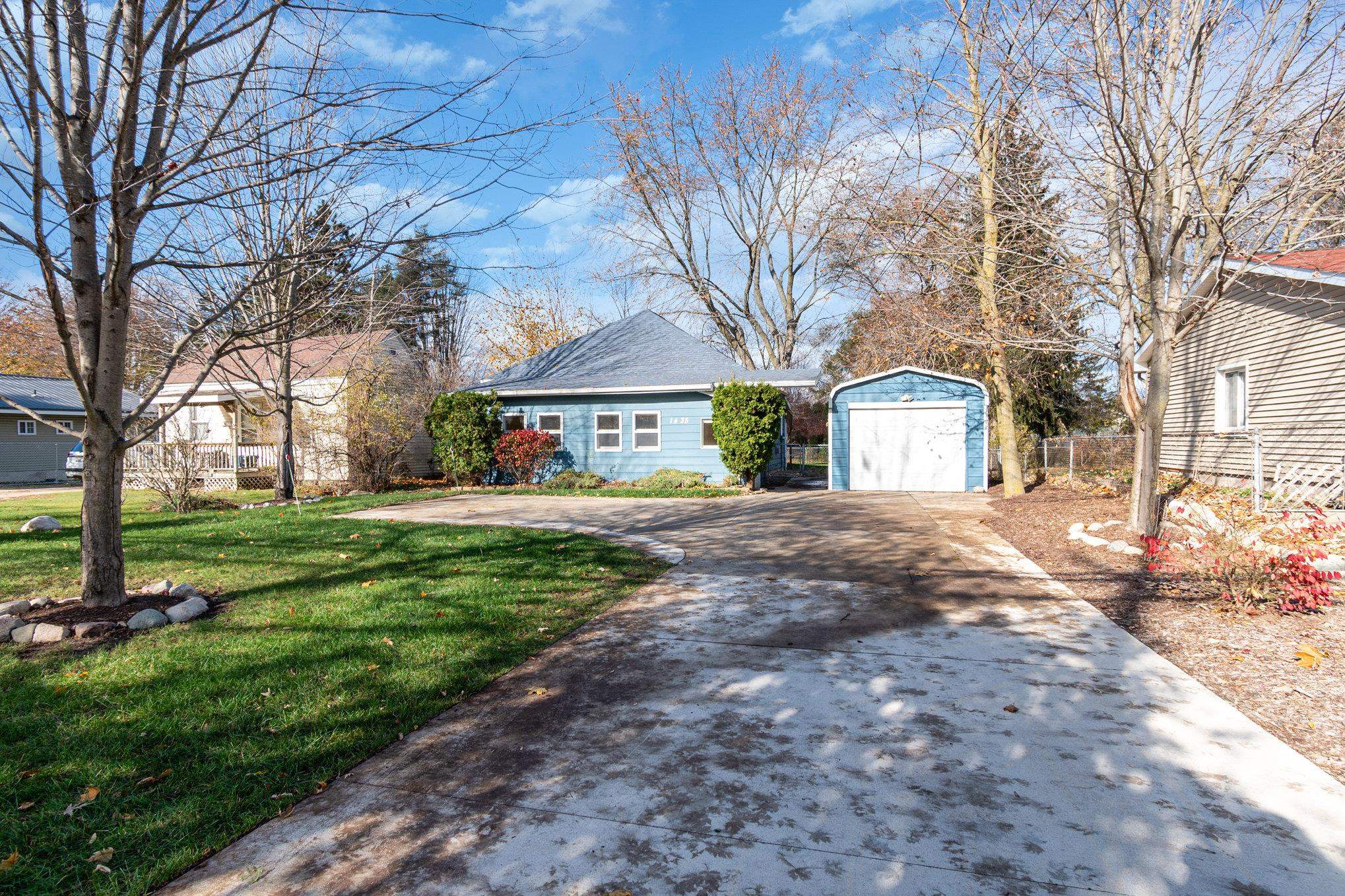 1435 E Broadway Street