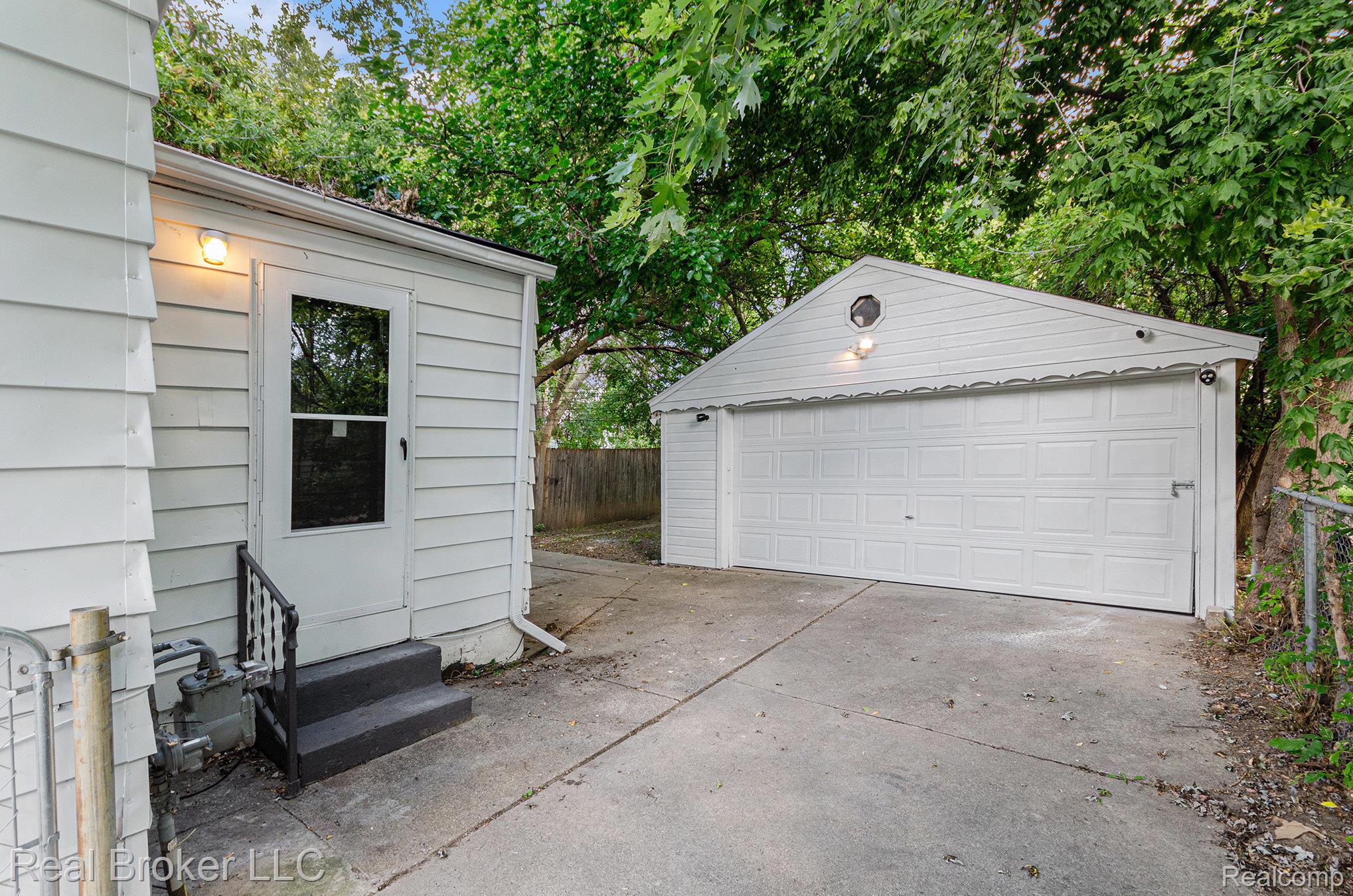 18565 Kenosha Street