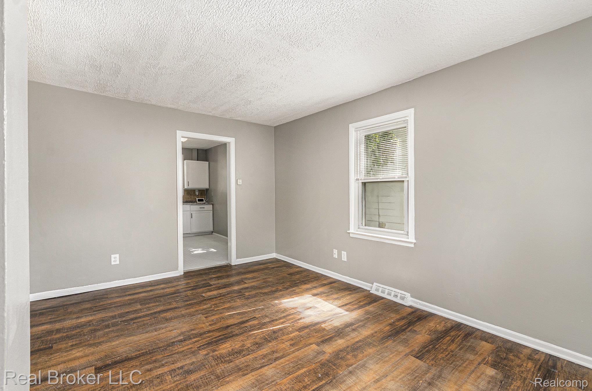 18565 Kenosha Street