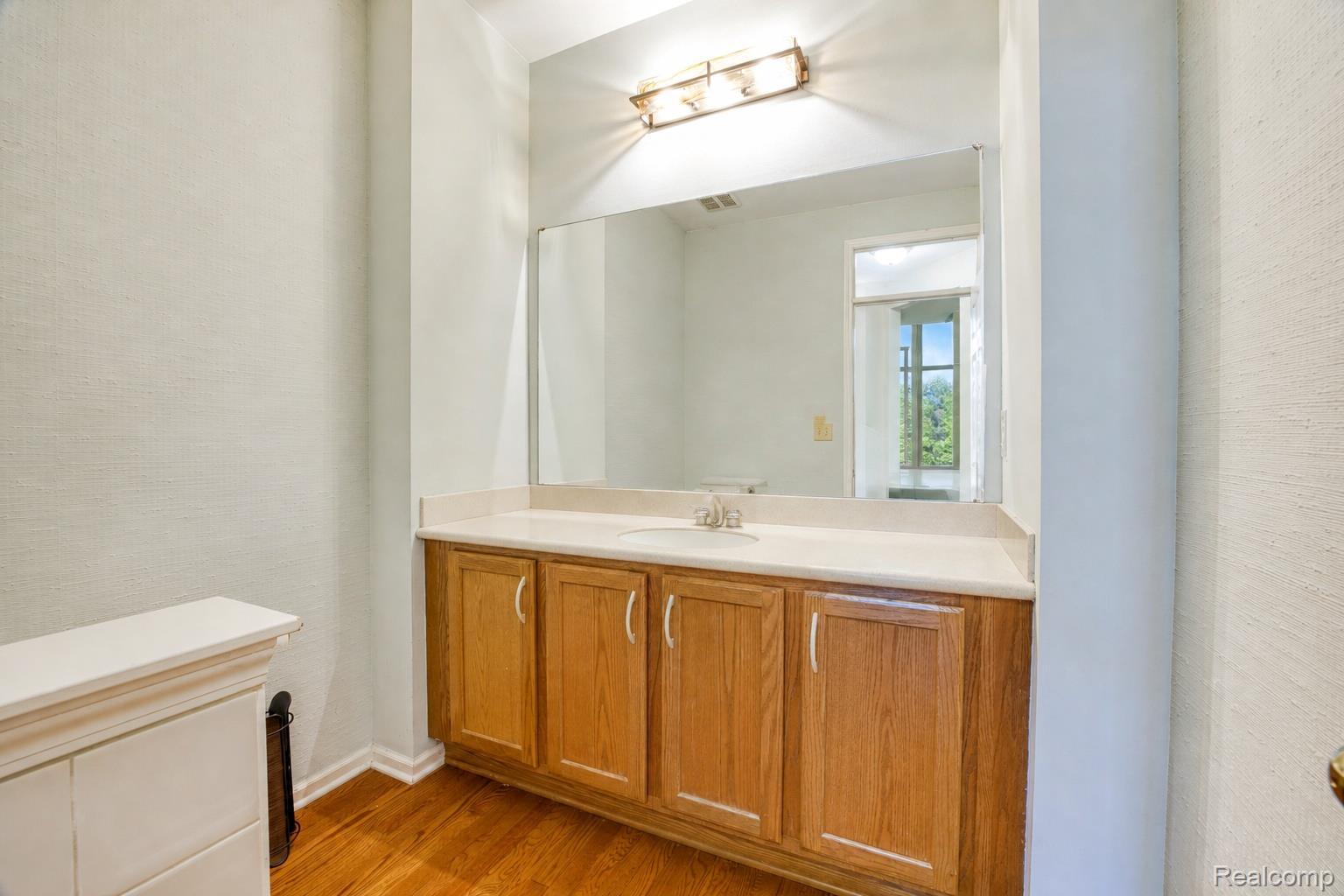 37610 Newburgh Park Circle