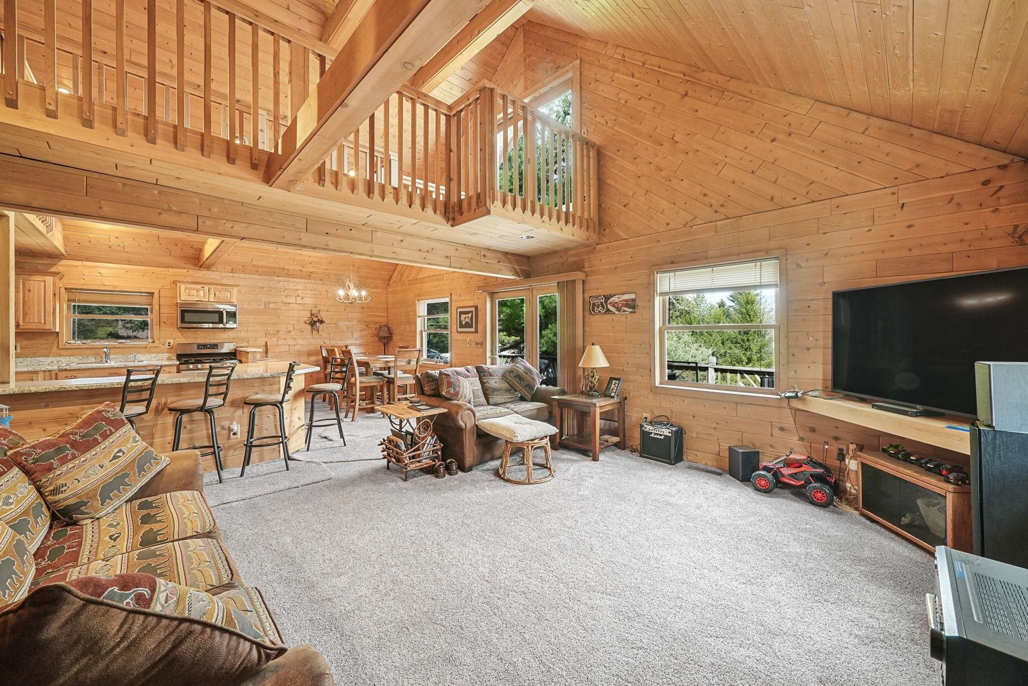 762 Hillcrest Drive