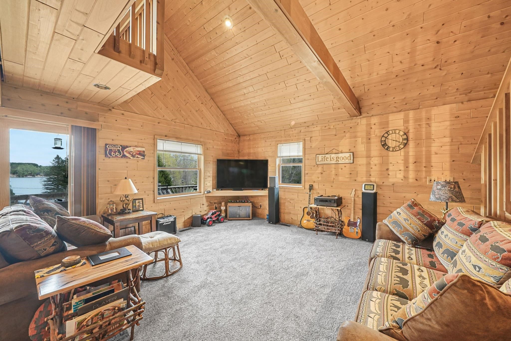 762 Hillcrest Drive