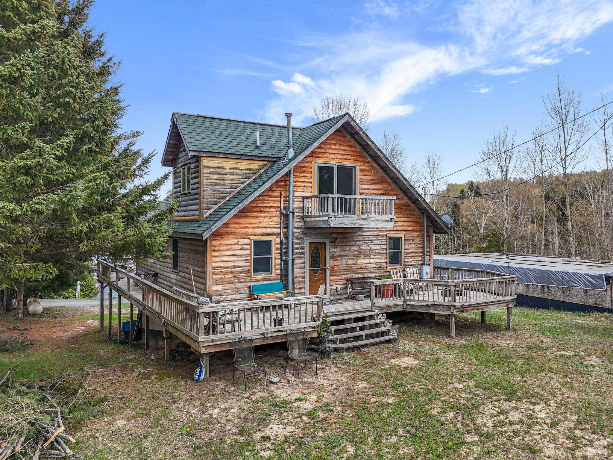 762 Hillcrest Drive