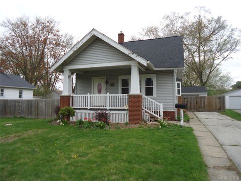 2274 N Carolina Street Saginaw City MI 48602