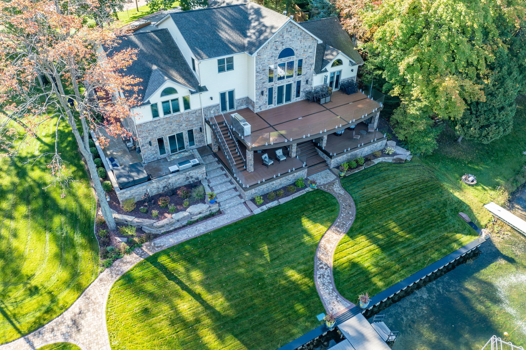 8366 Lynwood Lane