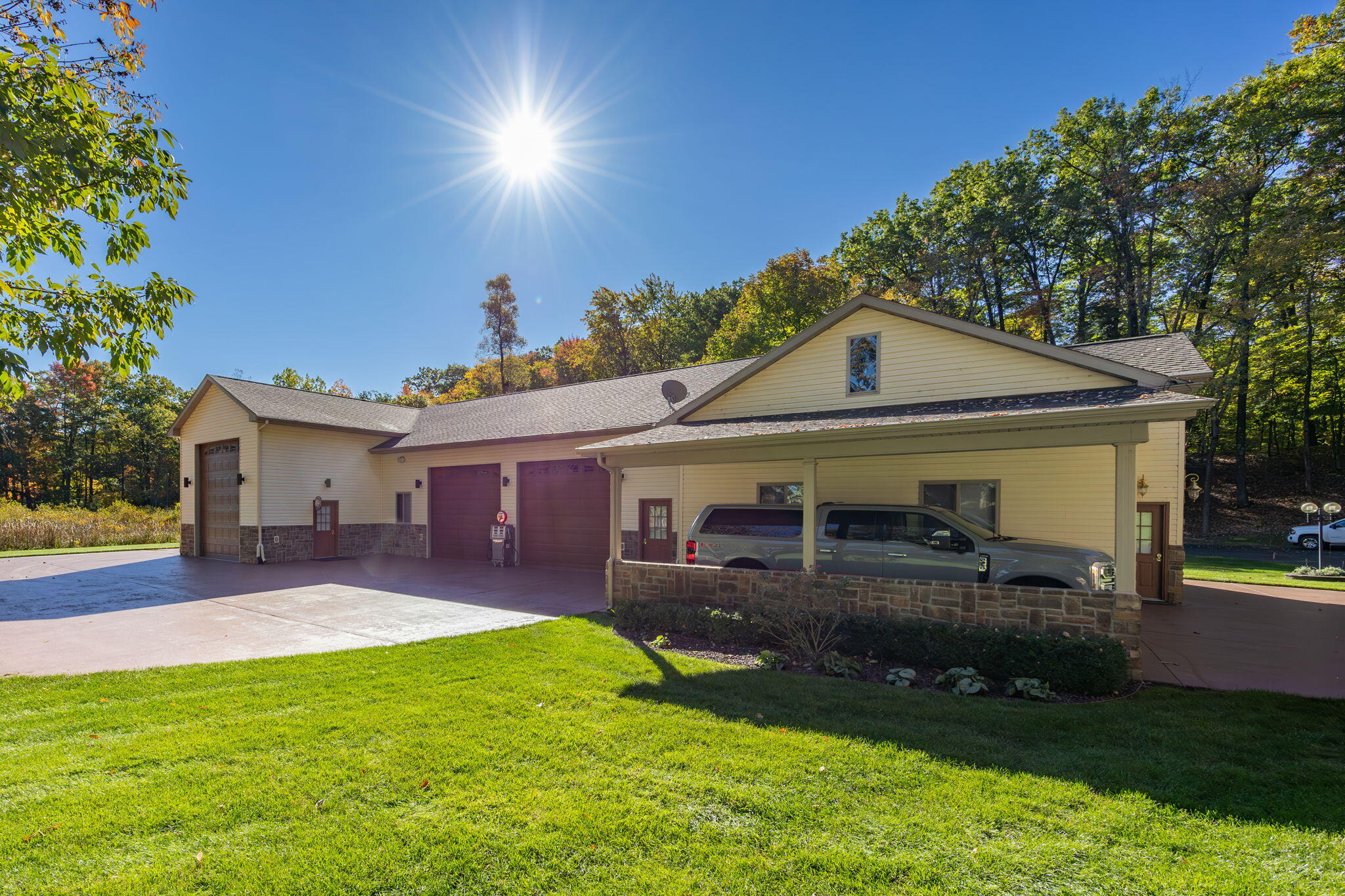 8366 Lynwood Lane