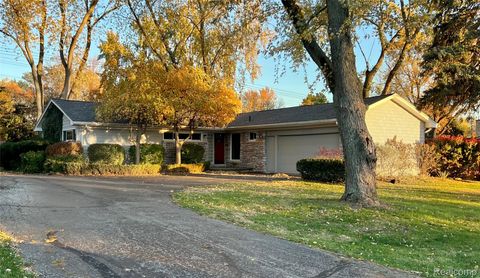 6727 Lahser Road Bloomfield Hills City MI 48301