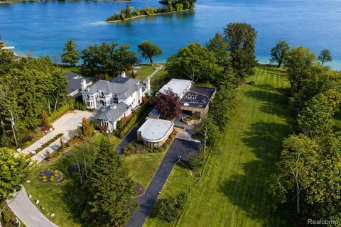 3317 W Shore Drive Orchard Lake Village City MI 48324