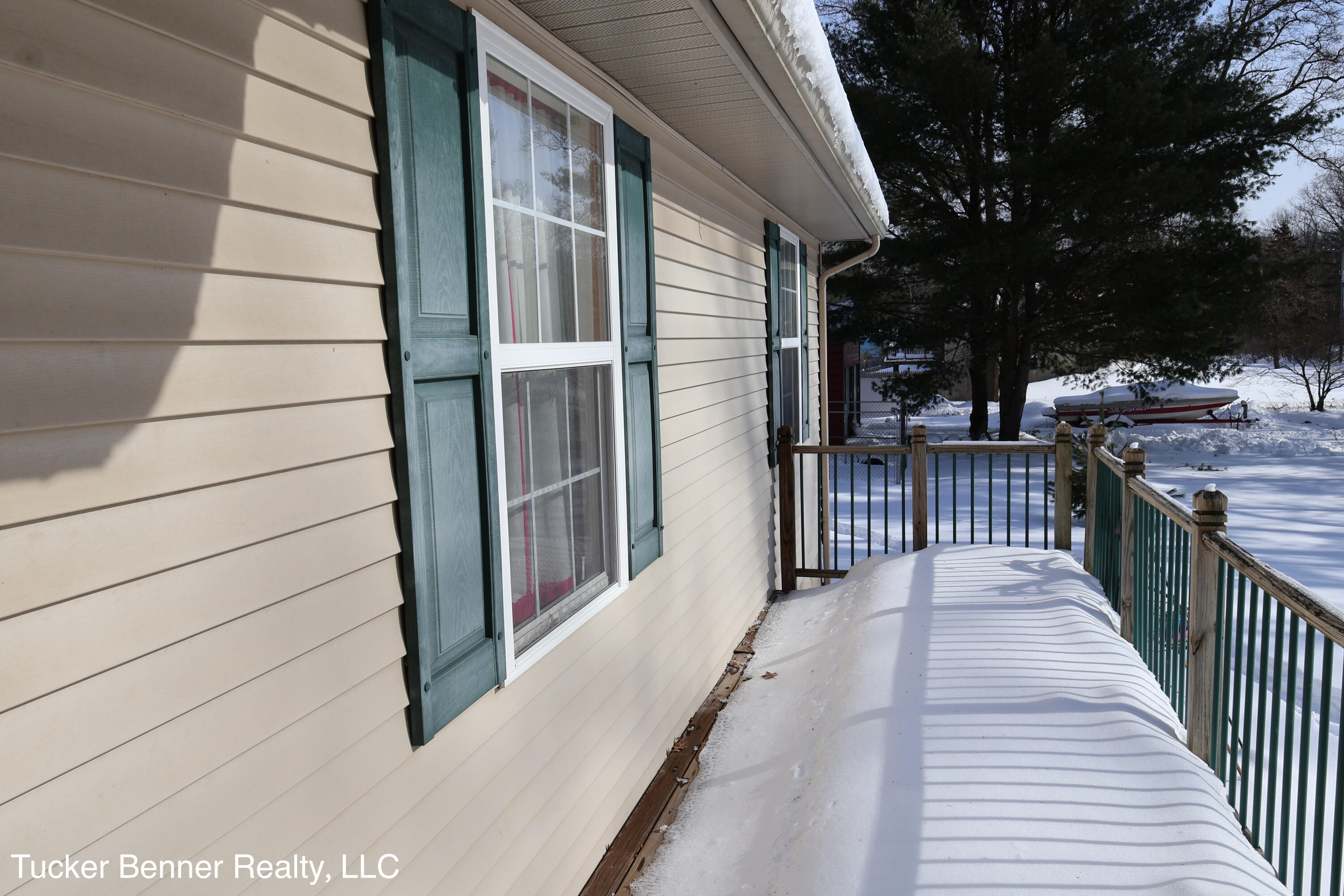 4122 W Duck Lake Road