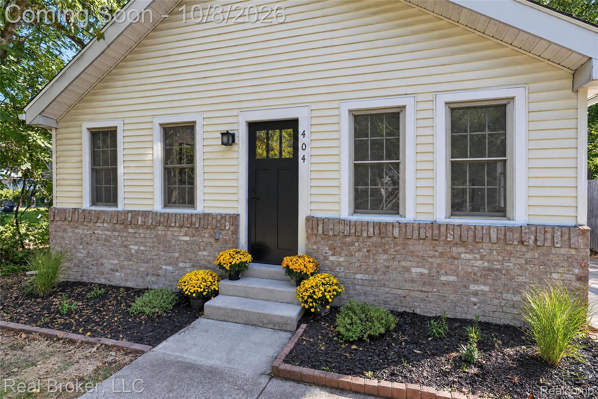 404 Laprairie Street