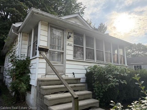 Photo for 1820 E Jarvis Avenue