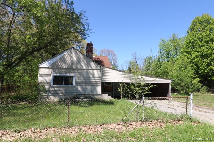 5267 Roberts Drive