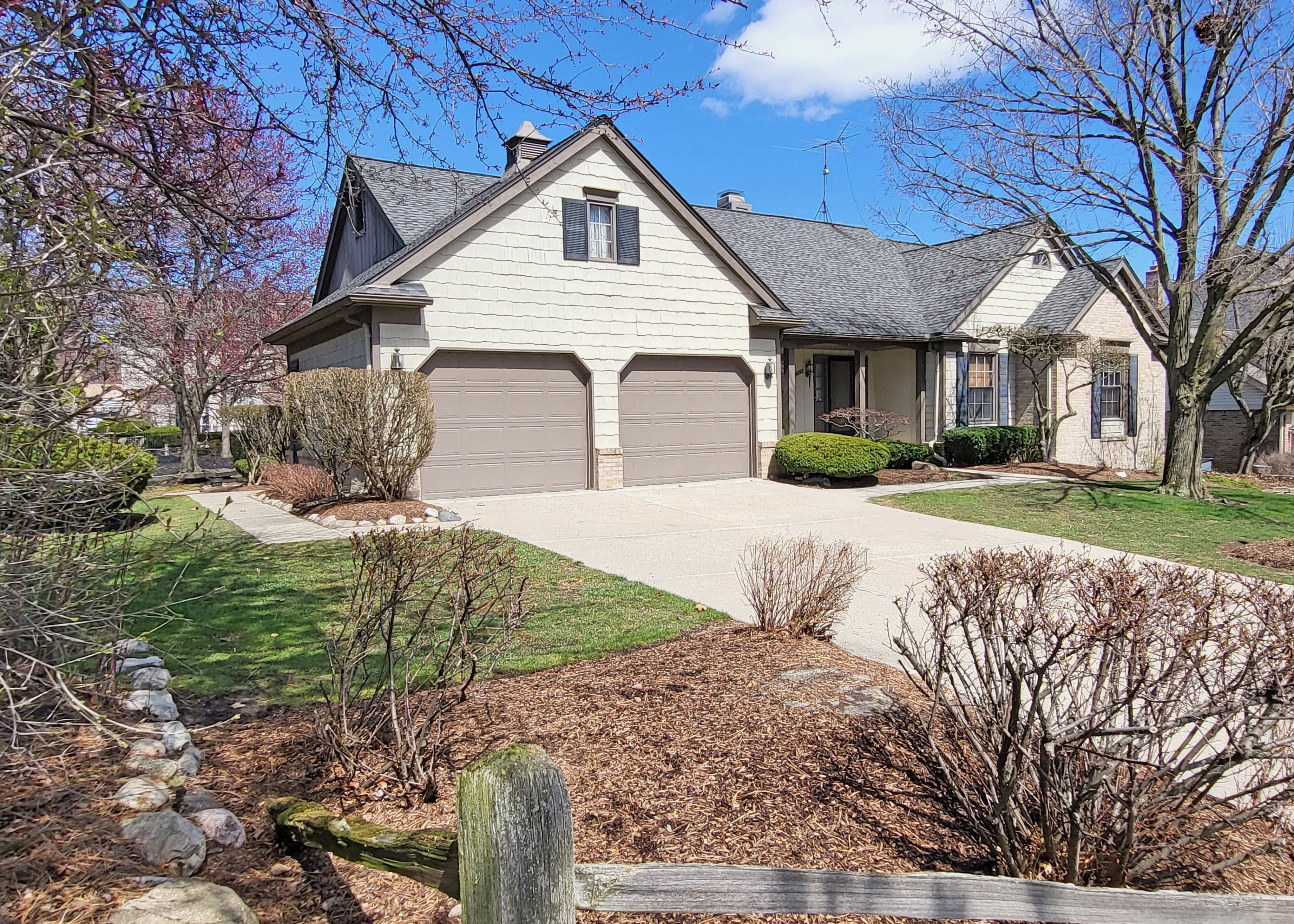 9693 NORMANDY Drive
