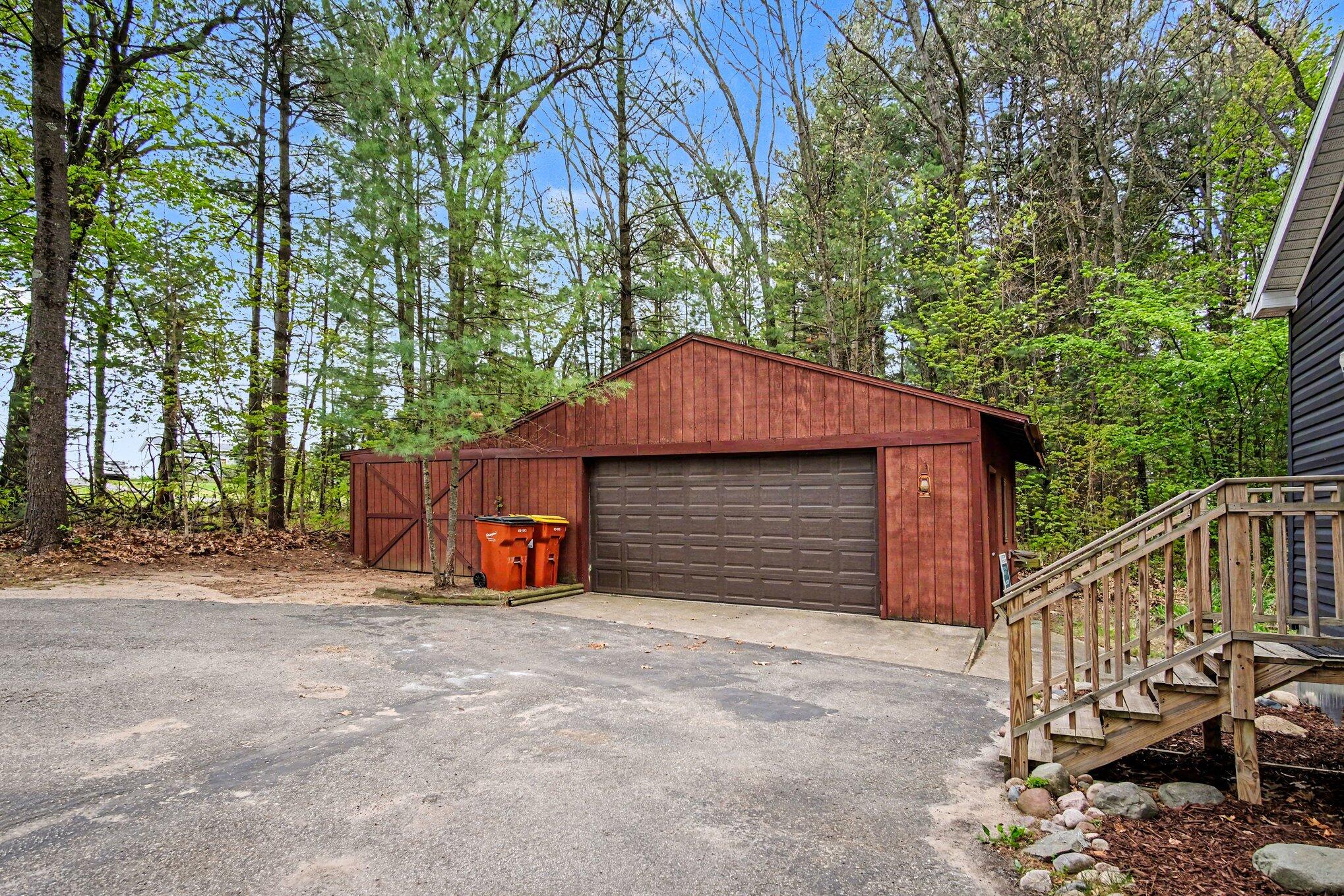 11595 13 Mile Road NE