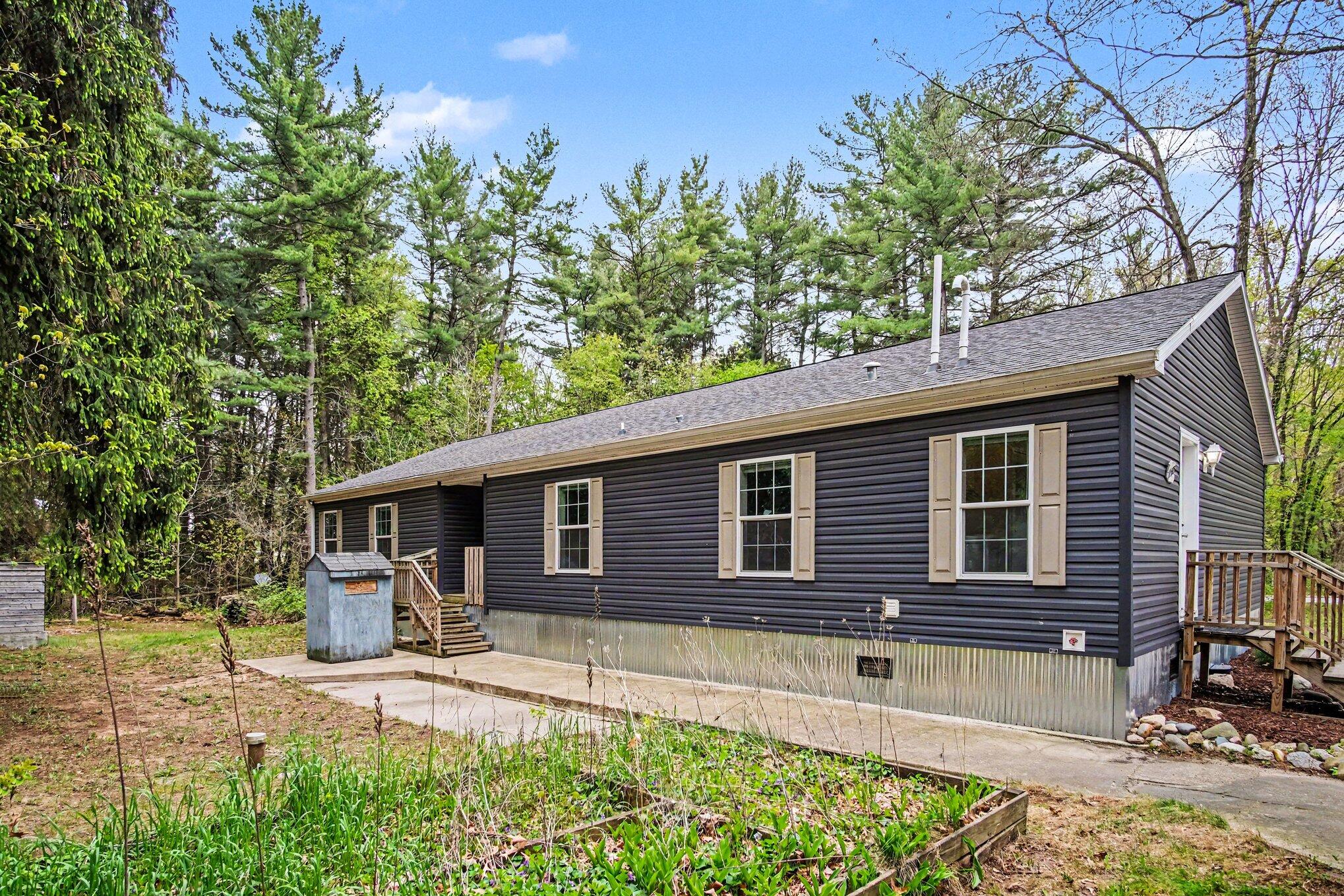11595 13 Mile Road NE