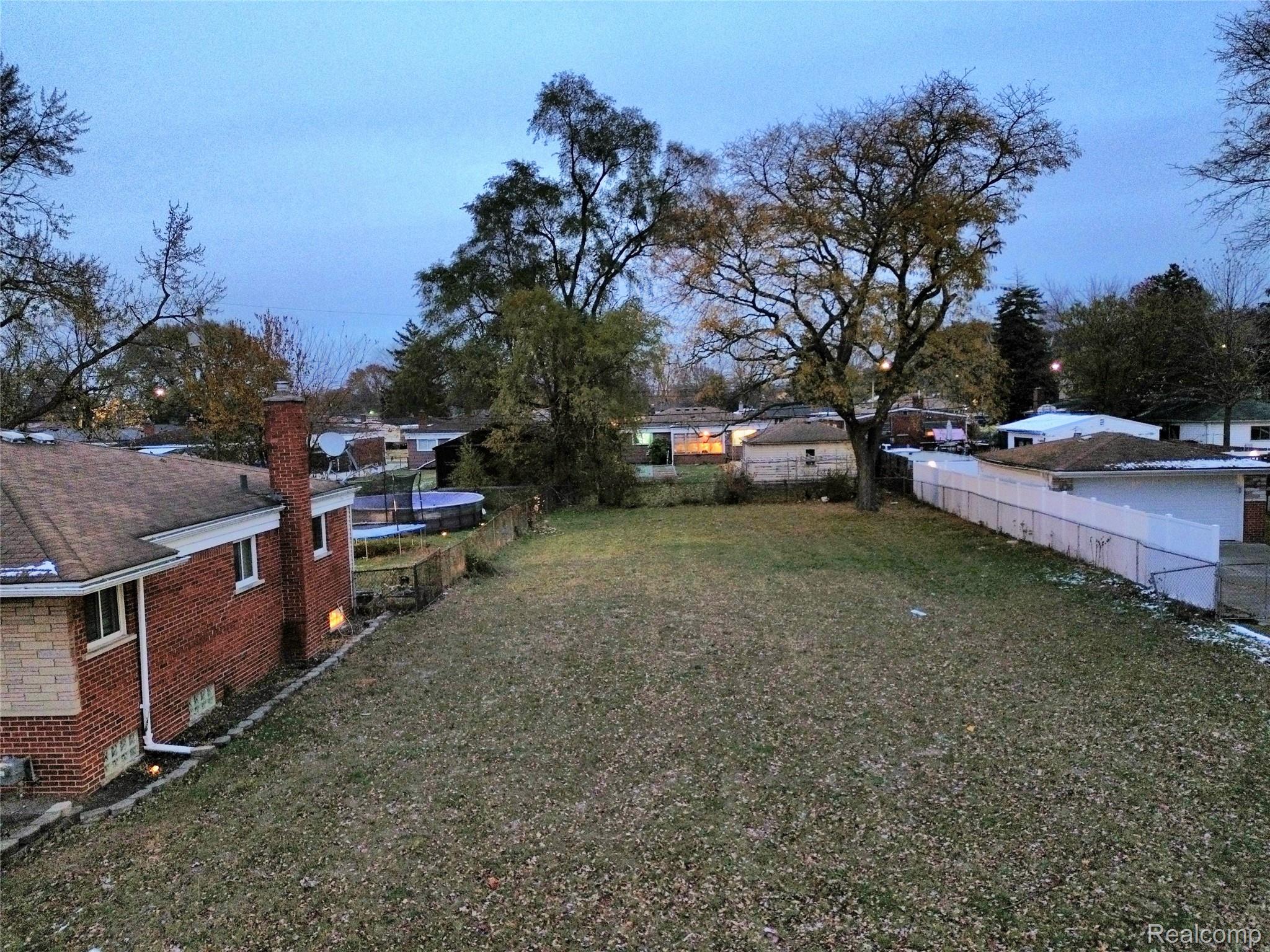 24134 Loretta Avenue