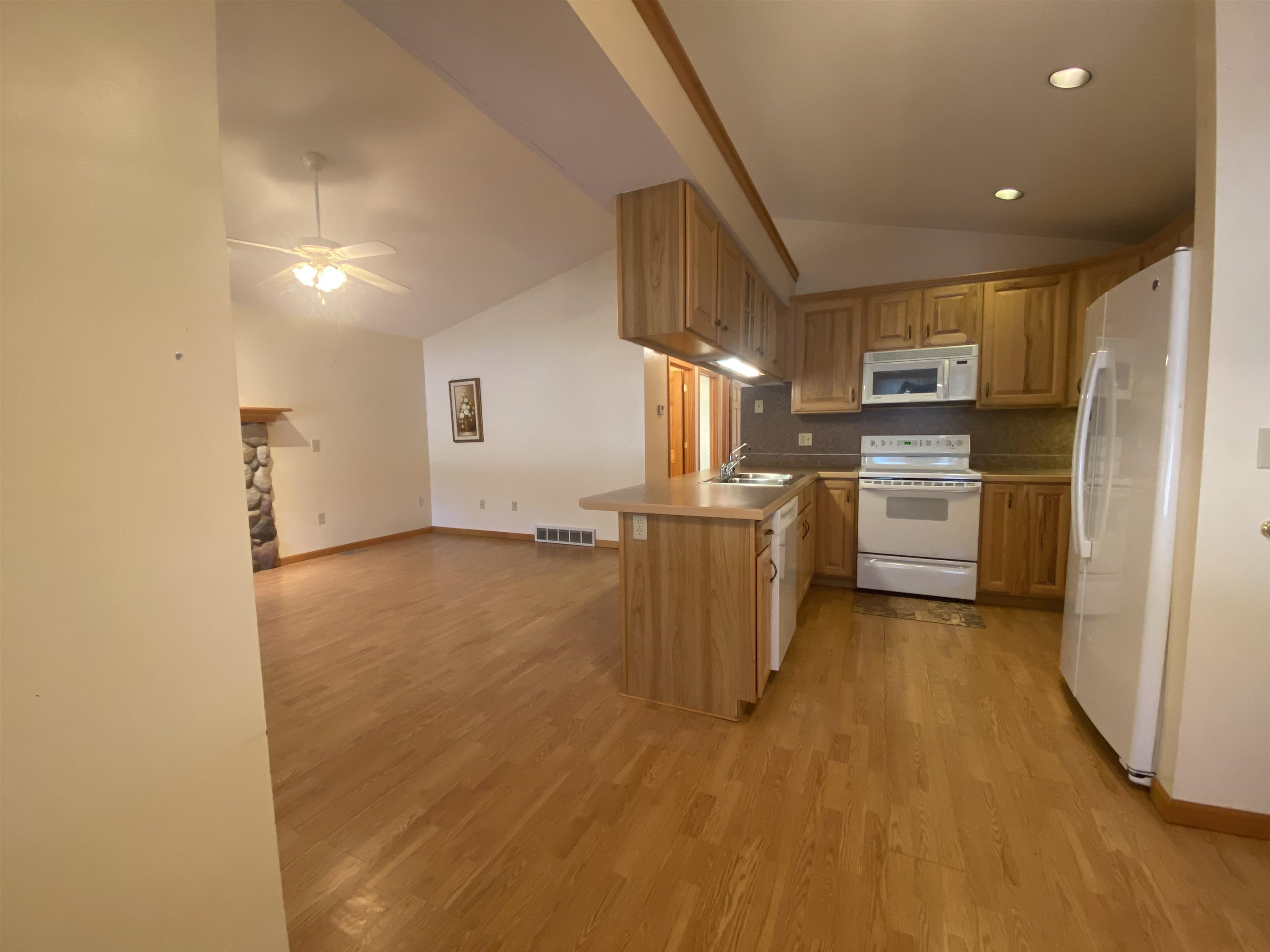 9391 NE Chippewa Drive