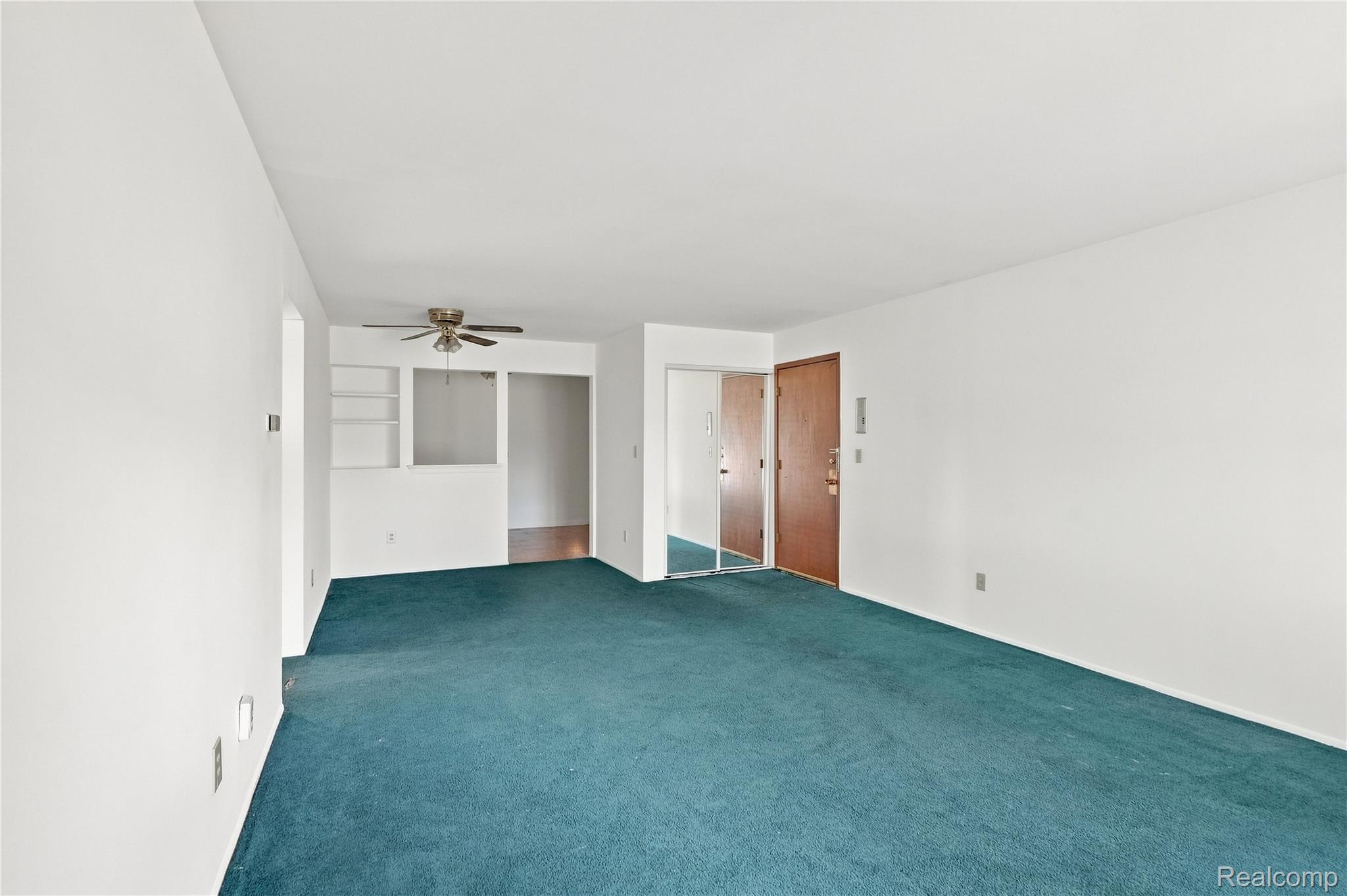 26309 w seven mile D219