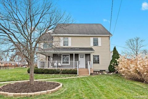 1807 SAMOSET Road Royal Oak City MI 48073