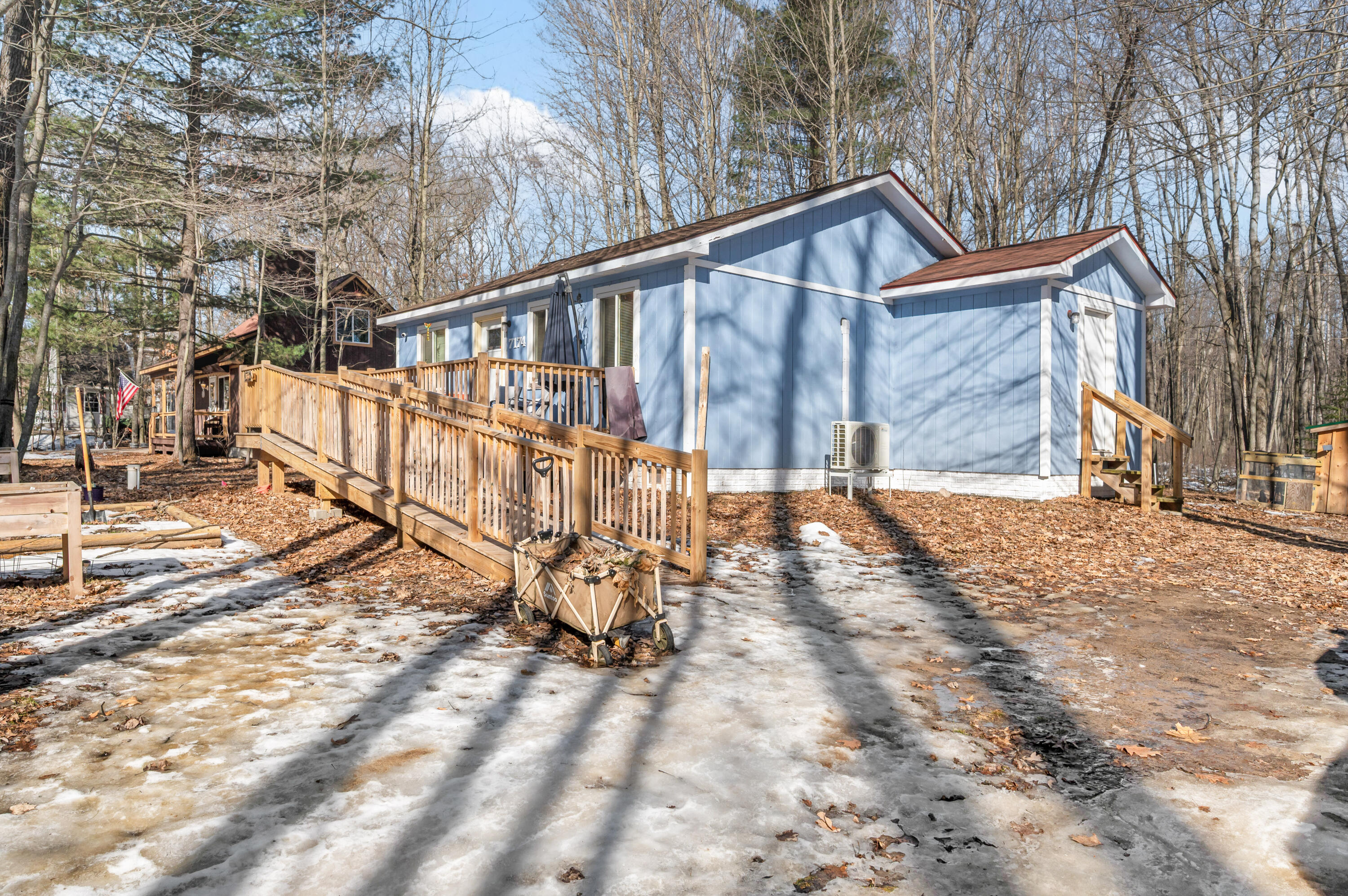 7174 Oak Hollow Trail