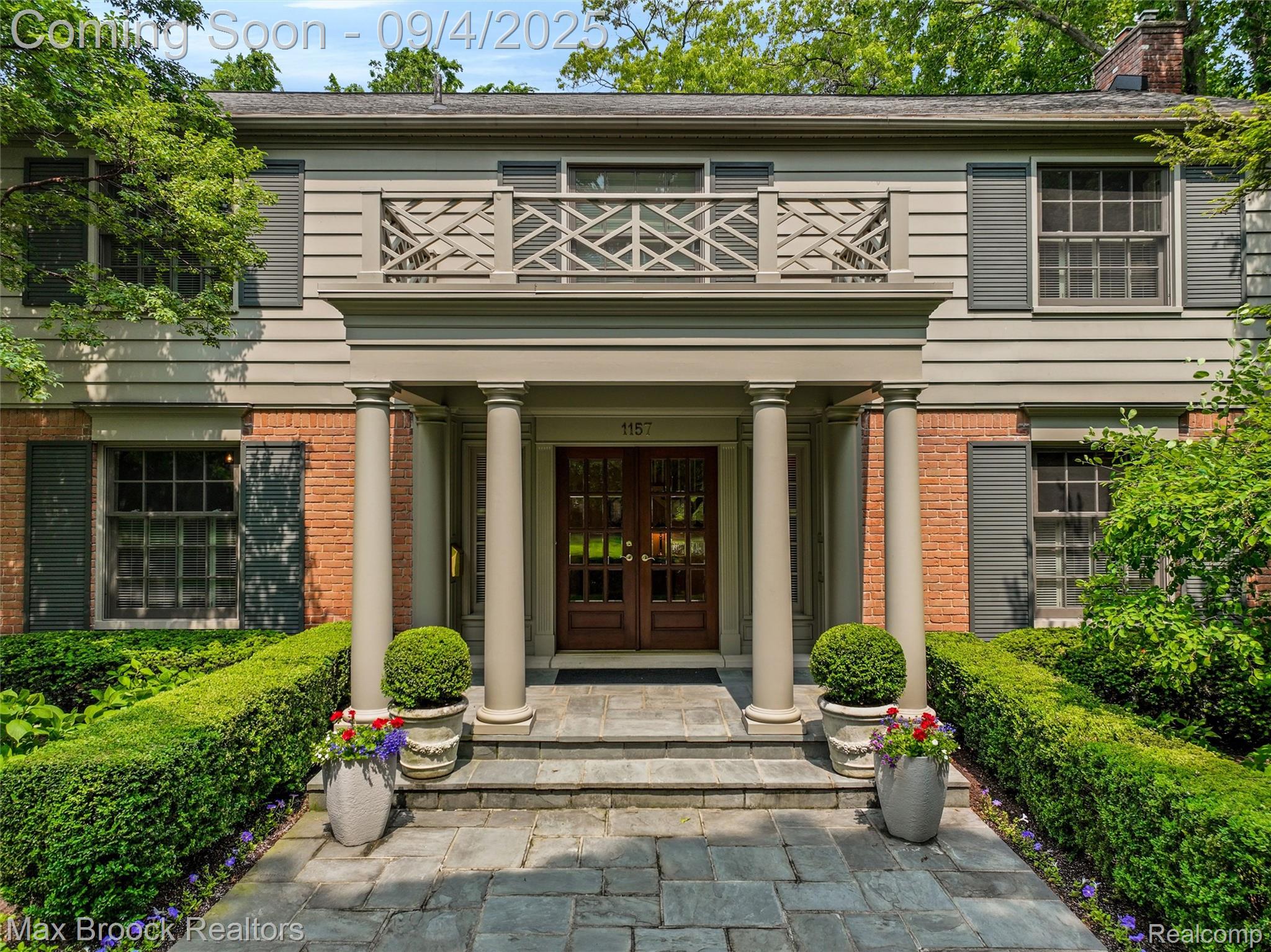 1157 W Glengarry Circle