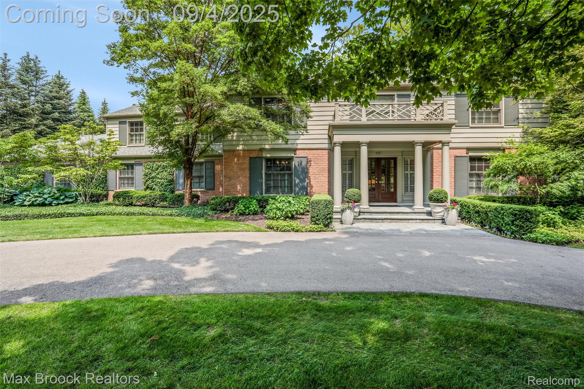 1157 W Glengarry Circle